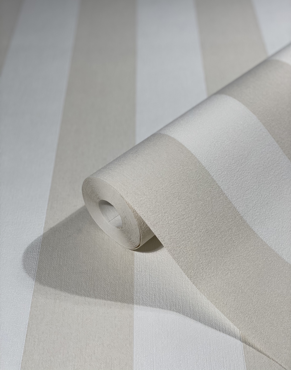 Tapete weiß, beige, Kollektion Hailey von Marburg, 82260 – Bild 3